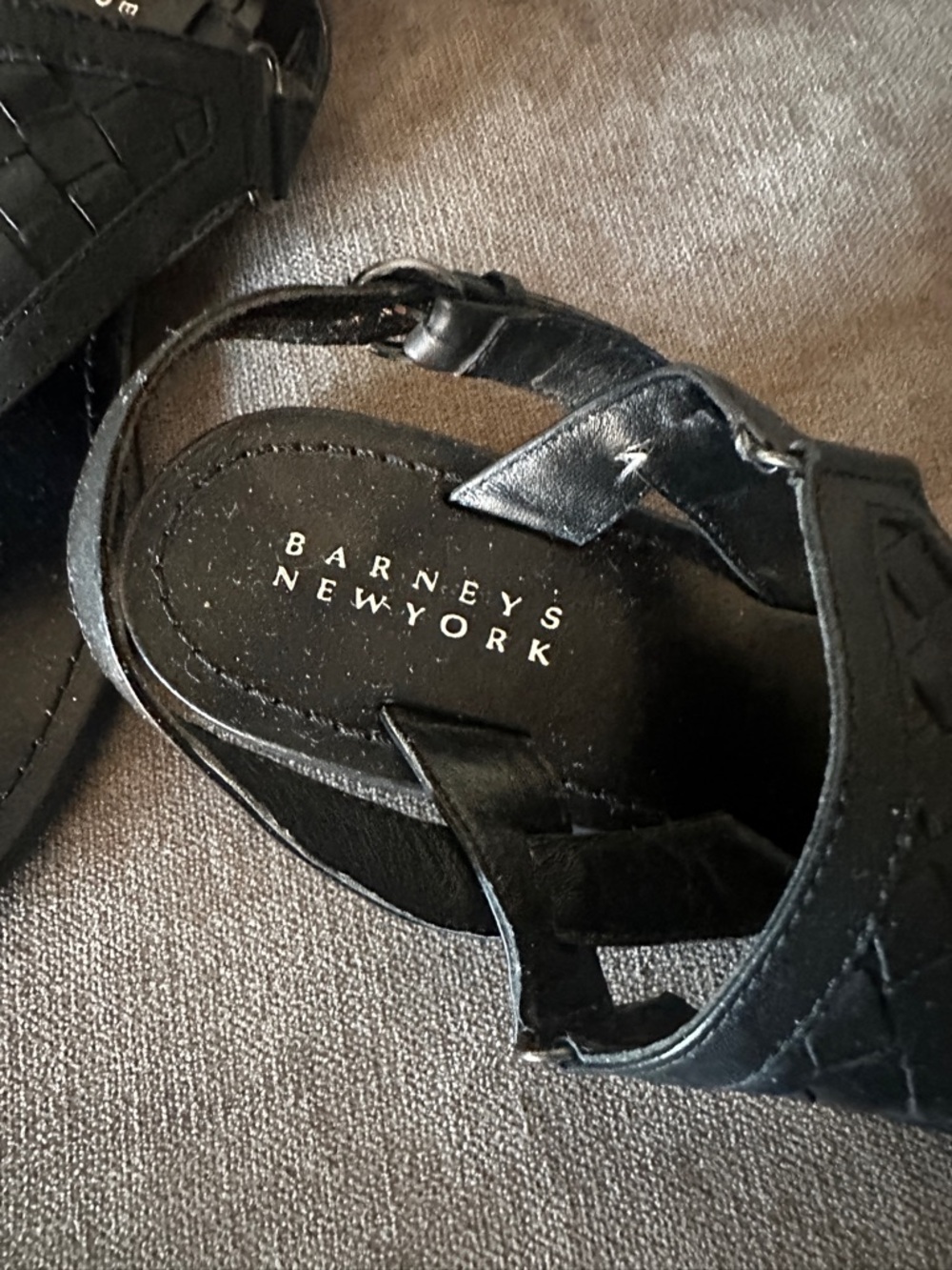 BARNEYS New York Black Woven Leather Thong Sandals RARE Size 36 US 6 - Picture 3 of 10